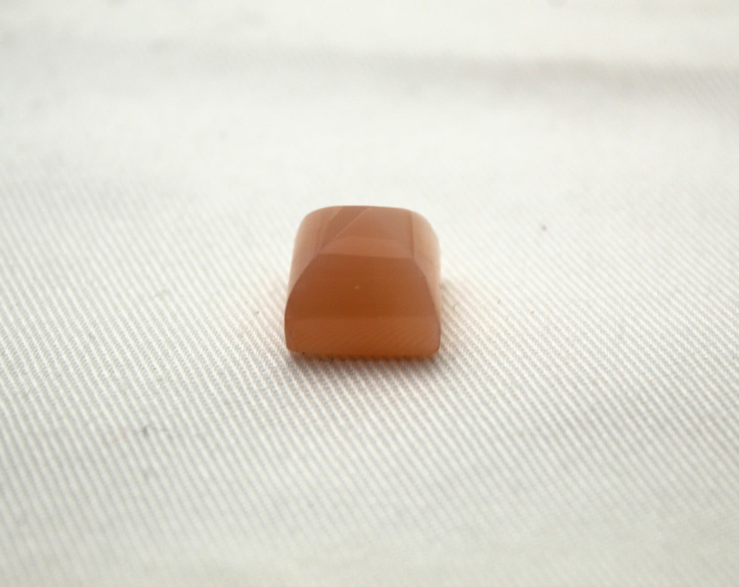 ONE peach Moonstone cabochons Gemstones pyramid