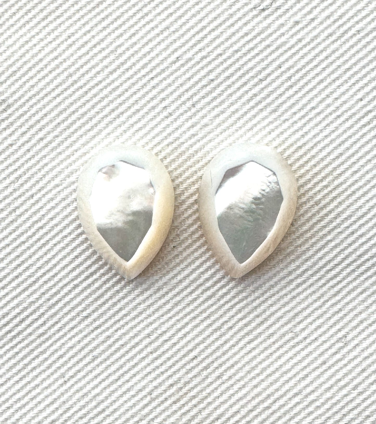 Two Mother of Pearl cabochons Gemstone Pear 10X14MM faceted