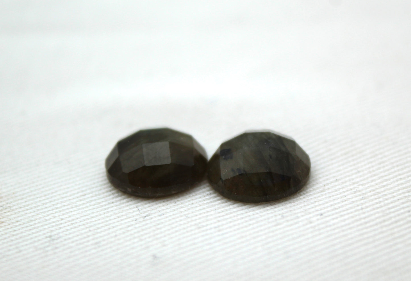 DEUX cabochons Labradorite ronds 10MM Gemme bleue