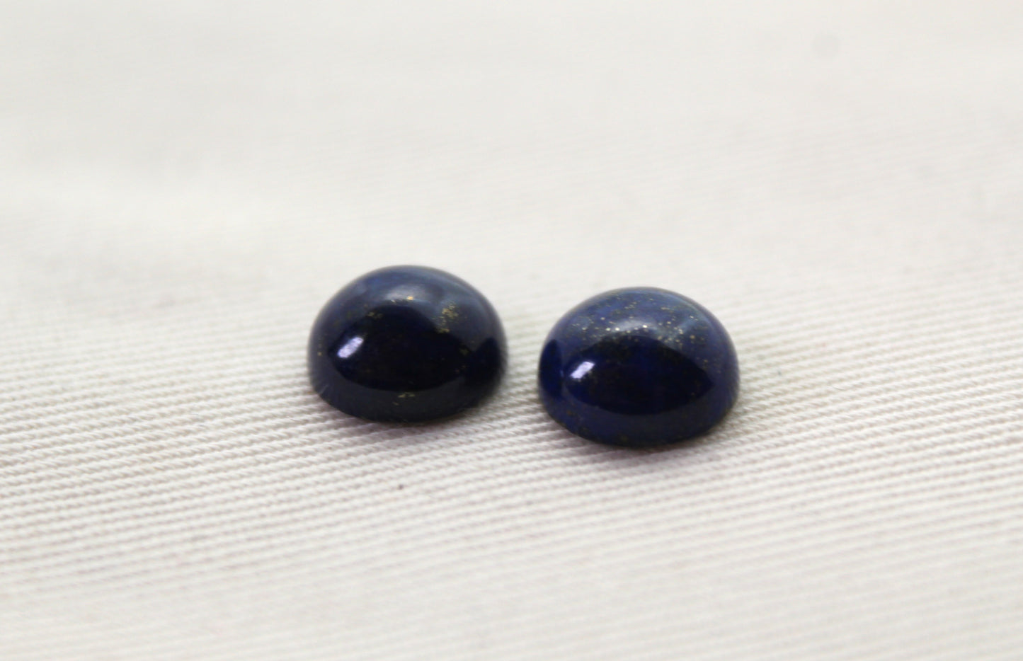 Lot de DEUX cabochons Lapis Lazuli 10 MM Gemstones rond bleu