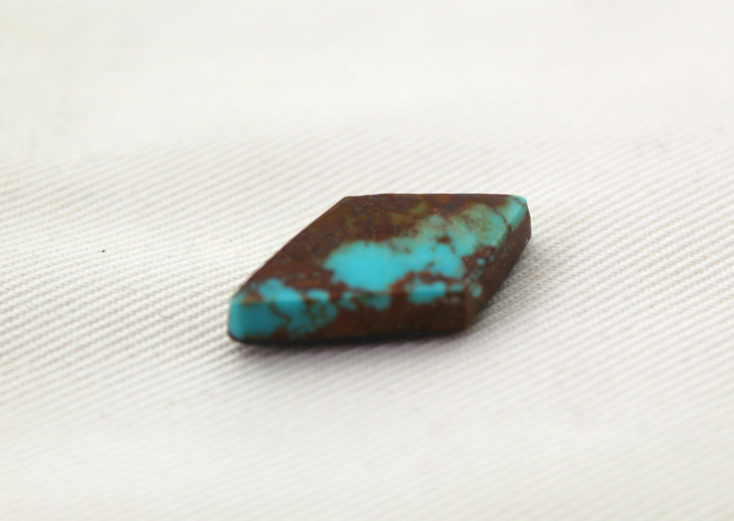 Kingman Turquoise lot Deux cabochons Pierres précieuses