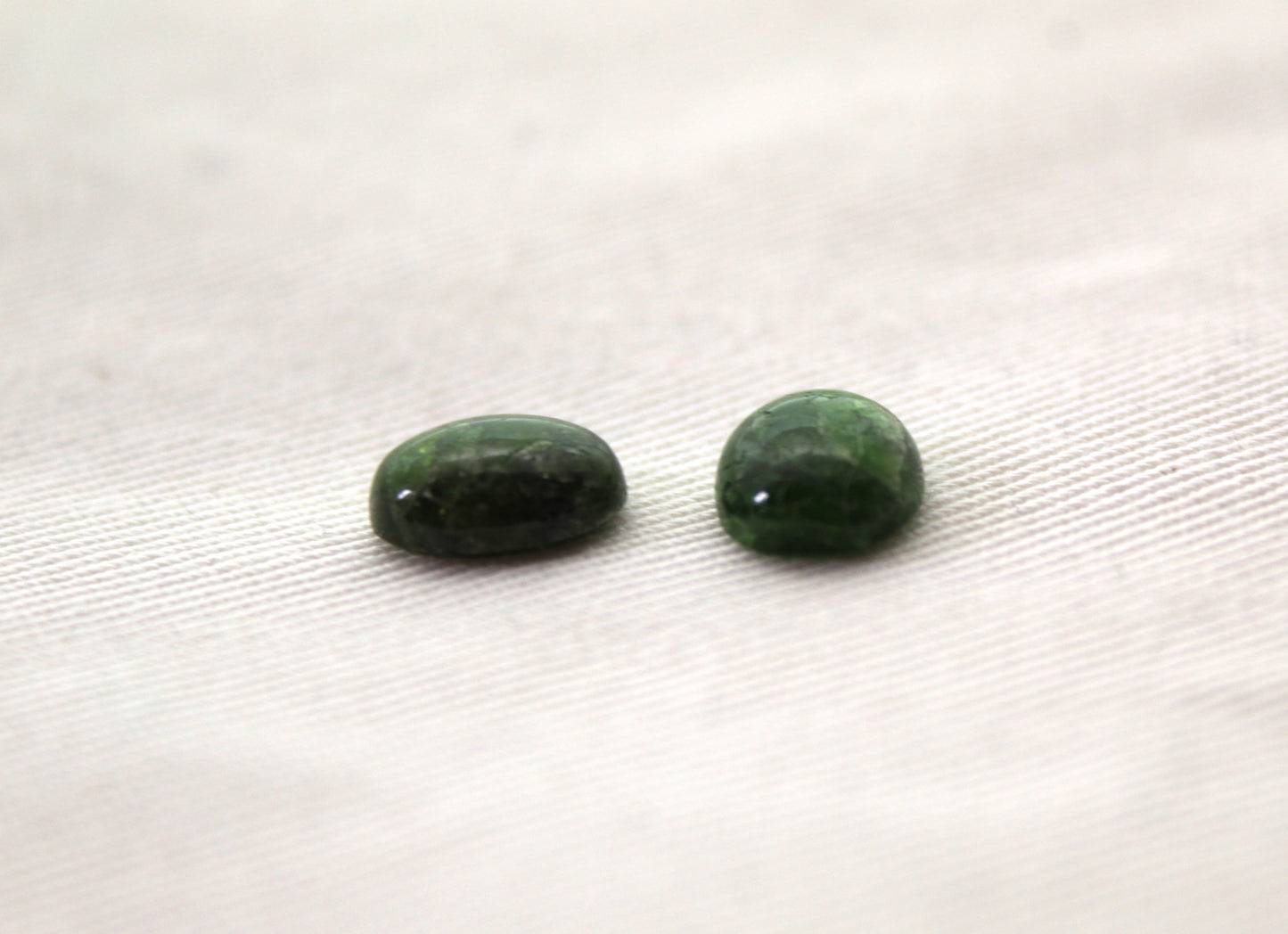 TWO Chrome Diopside cabochons 8x10 MM Gemstones oval green