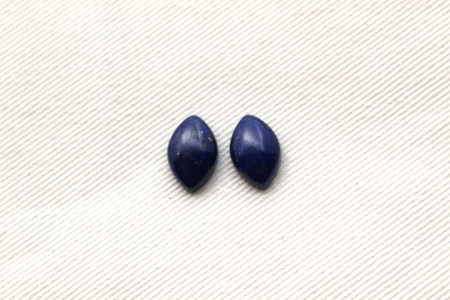 Lot de DEUX cabochons Lapis Lazuli 10 MM Gemstones rond bleu