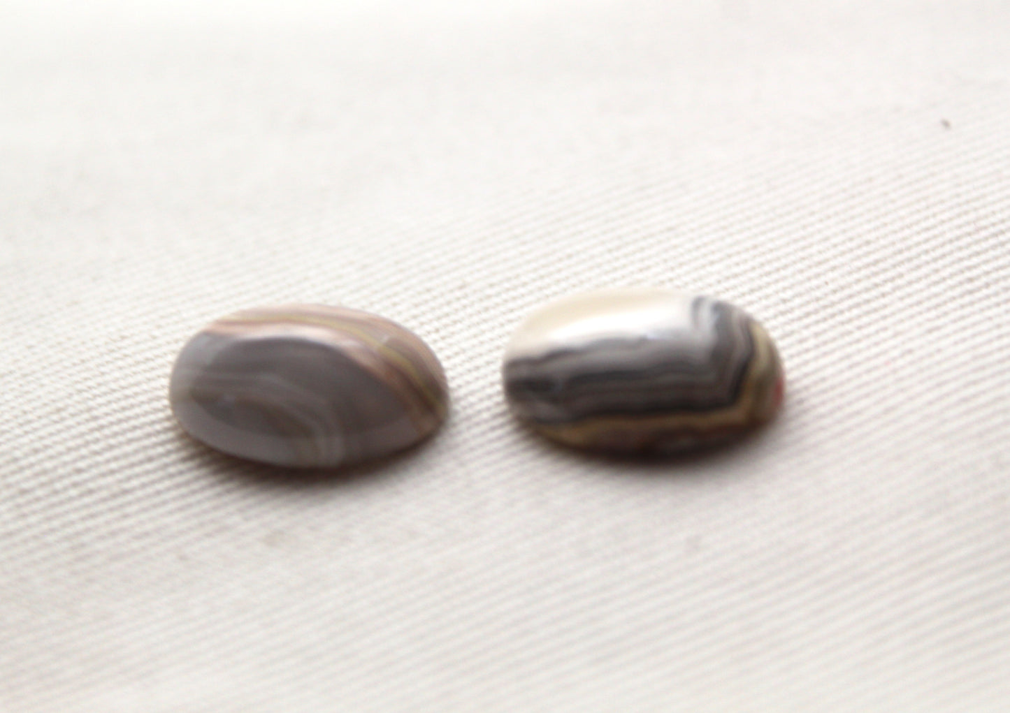 Trois Cabochons Agate Crazy Lace Pierres gemmes ovale 18x13mm