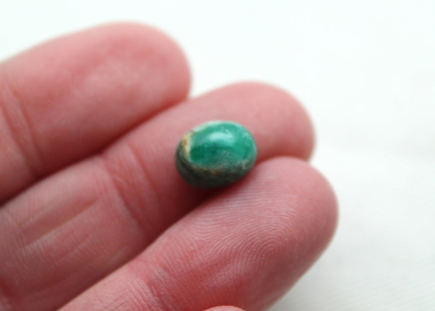 Lot de QUATRE cabochons de fuschite Pierres gemmes 8X10MM
