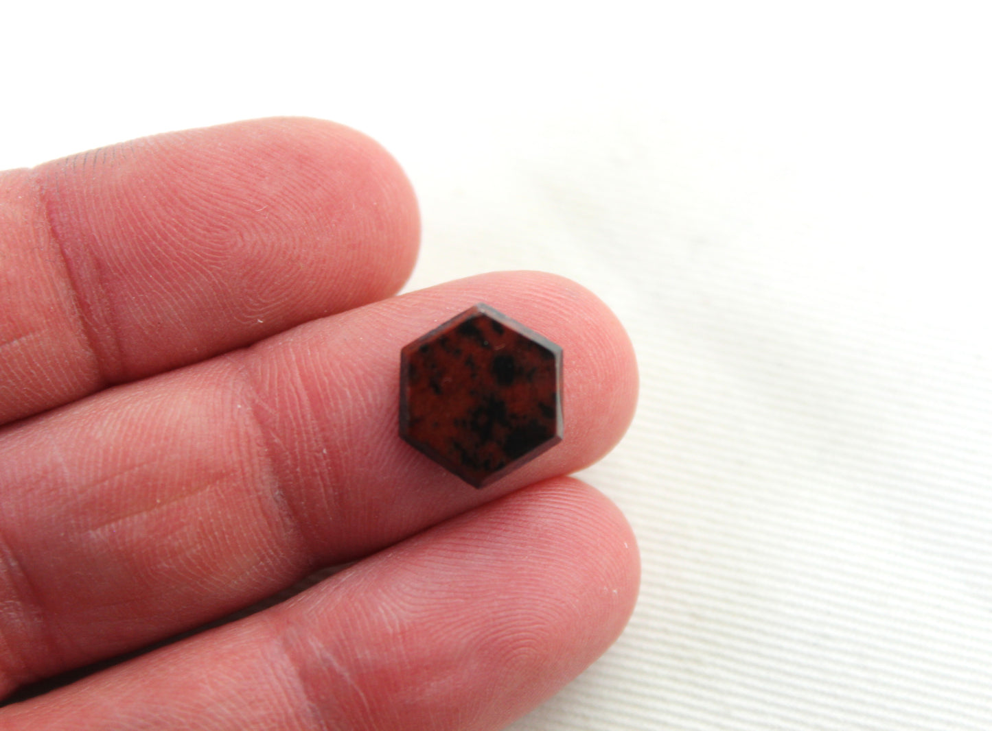 Pierre gemme de cabochon d'obsidienne d'acajou