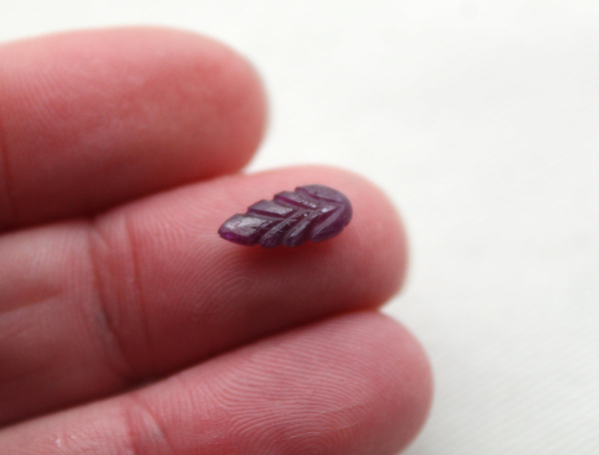 Lot of TWO Mini Ruby Cabochons Engaved leaves