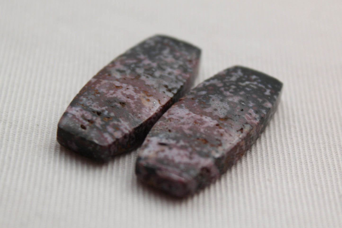 Paire de Cabochons Jaspe Orbiculaire Gemme vert orange