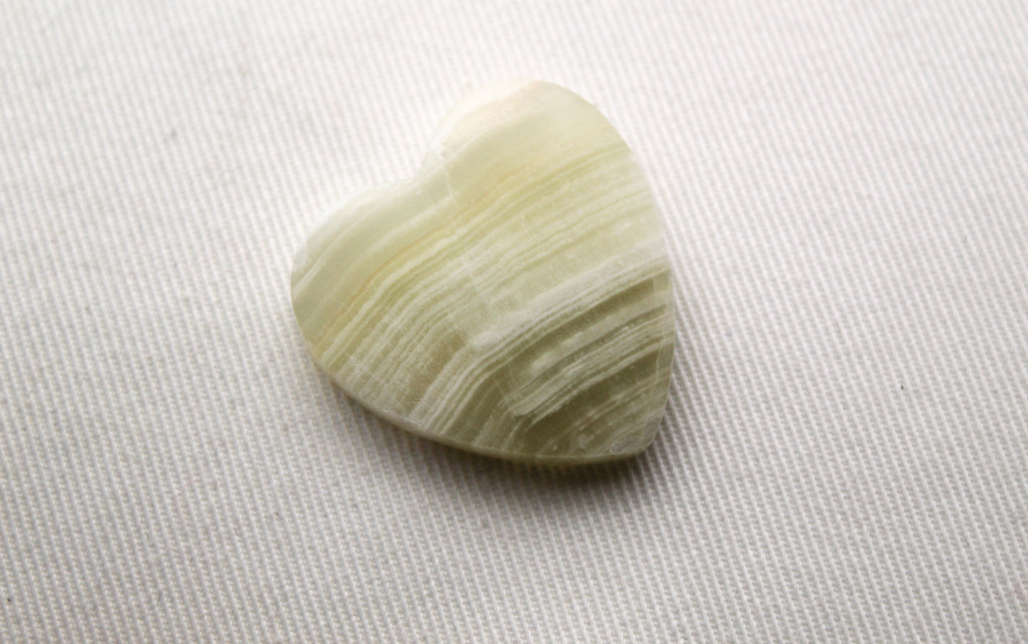 One Green onyx Cabochon Gemstone natural Heart