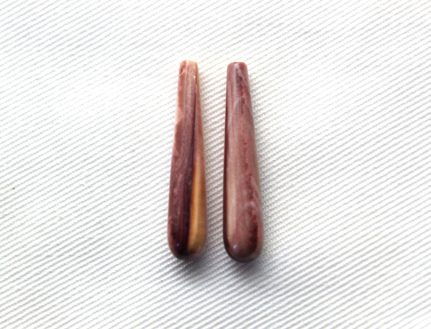 TWO Lion Paws Shell drop 6x30MM top drilled