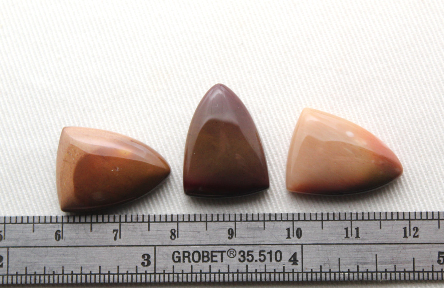 Lot of three mookaite cabochons 15 x 20 MM Gemstones