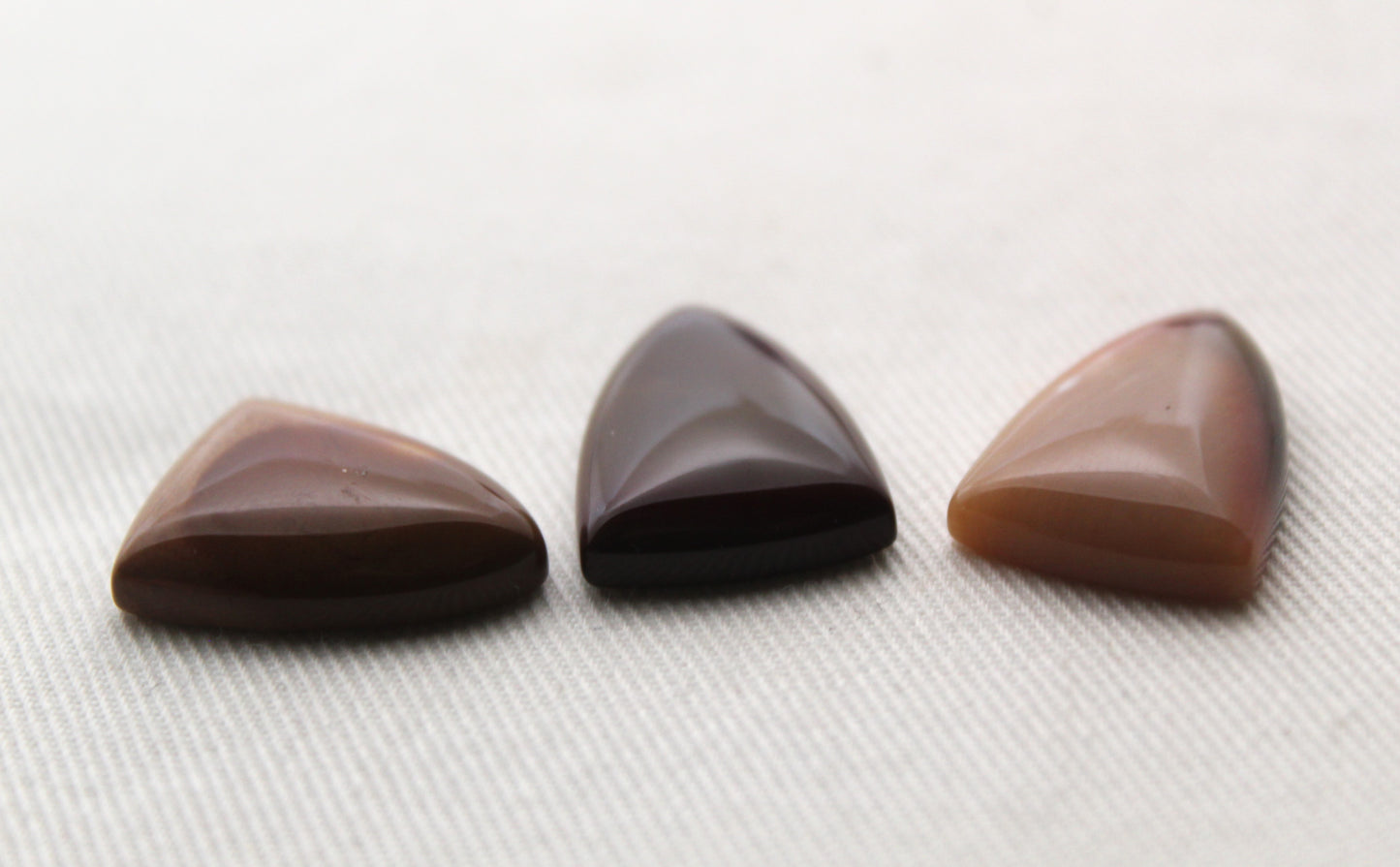 Lot of three mookaite cabochons 15 x 20 MM Gemstones