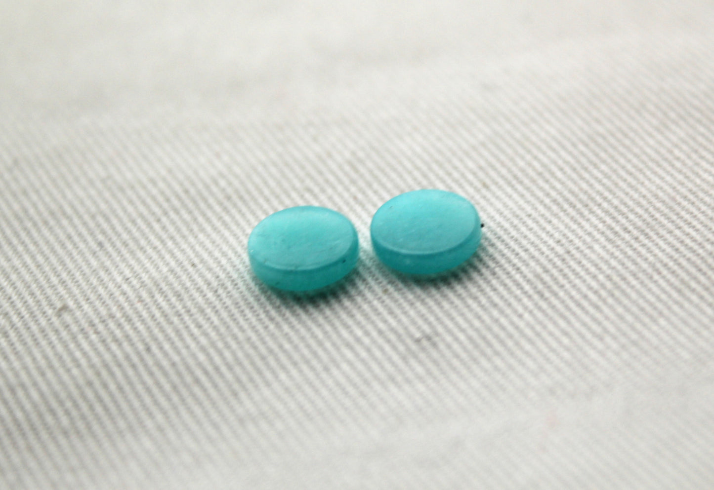 <tc>Deux cabochons plats Amazonite 8 mm pierres rondes</tc>