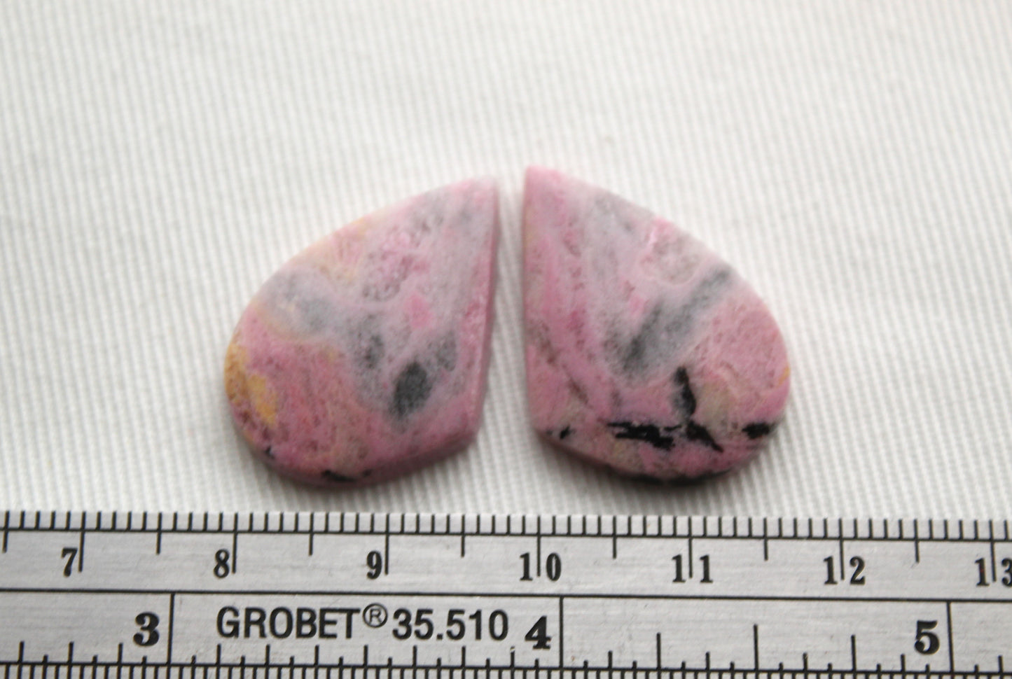 Paire de Cabochons Freeform Rhodonite Gemstone rose noir