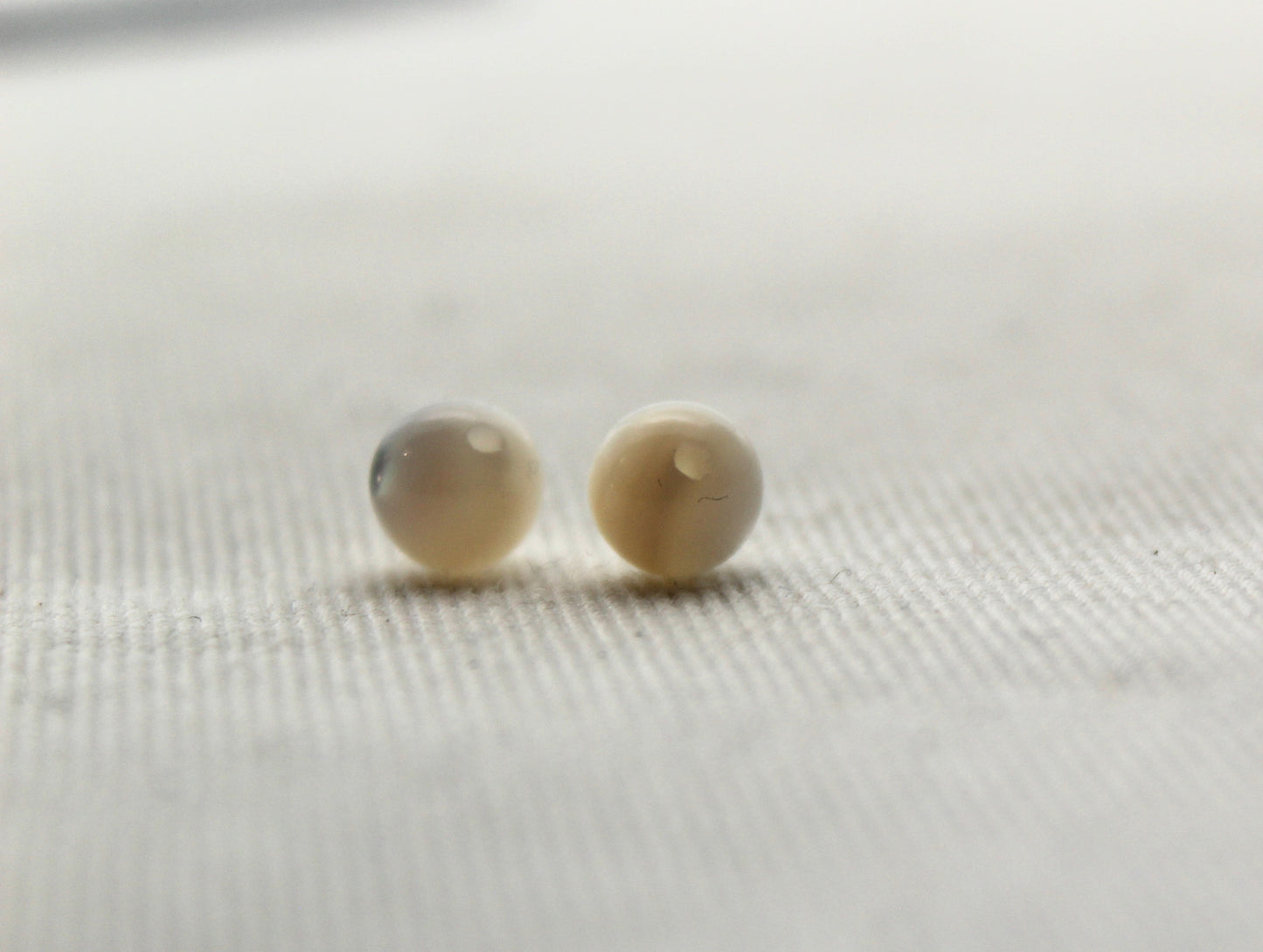 Mother of Pearl ball Pair  Gemstone 6MM half drilled