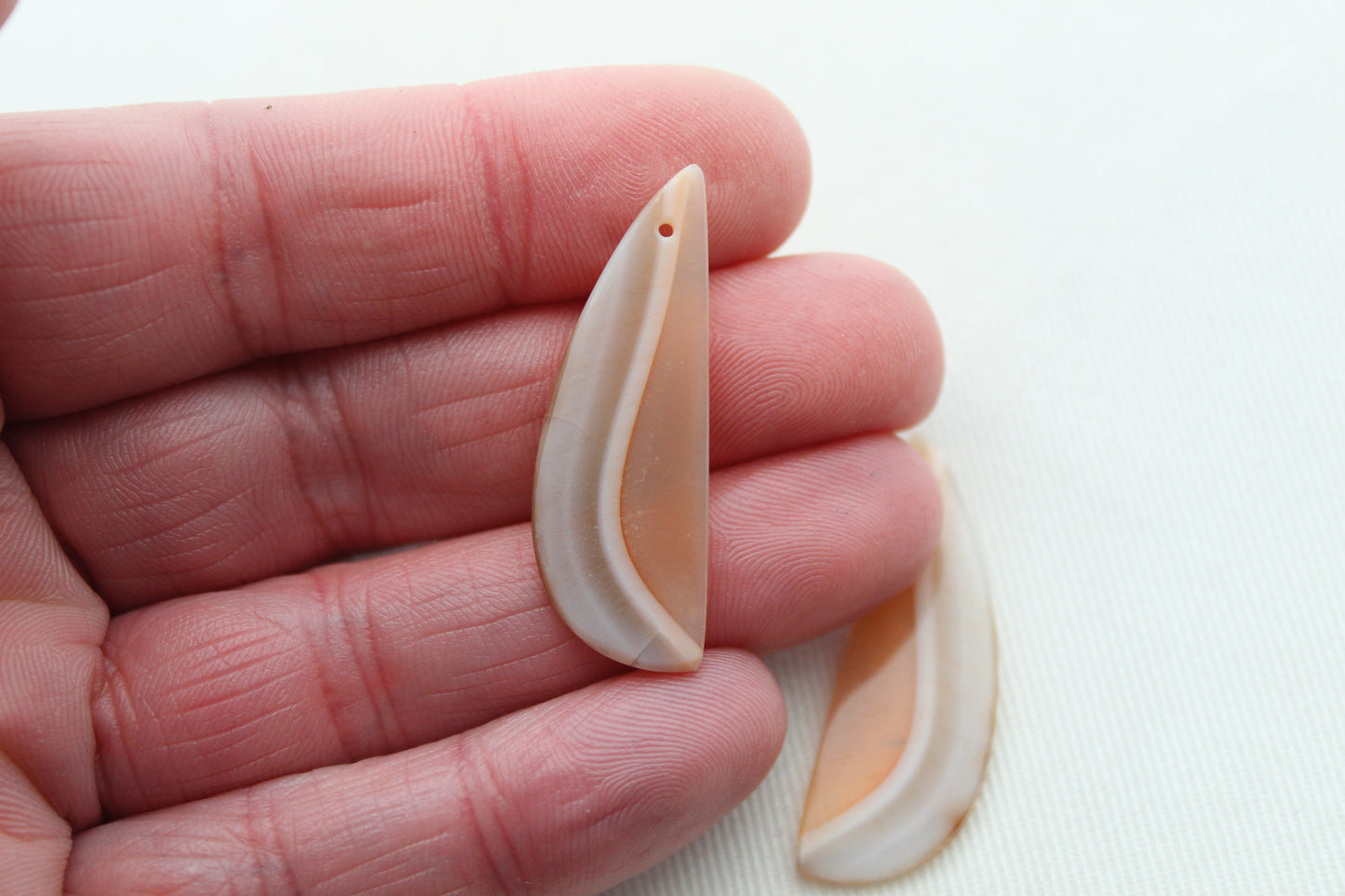 Drilled Banded Agate Gemstone orange white gemstone<br>