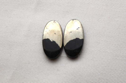 Apache Gold Cabochons Oval black golden