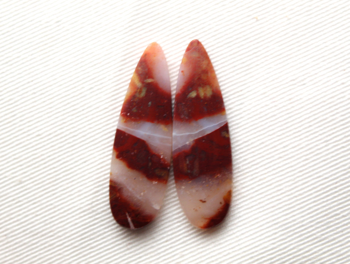 Agates Cabochons Gemstone red white teadrop