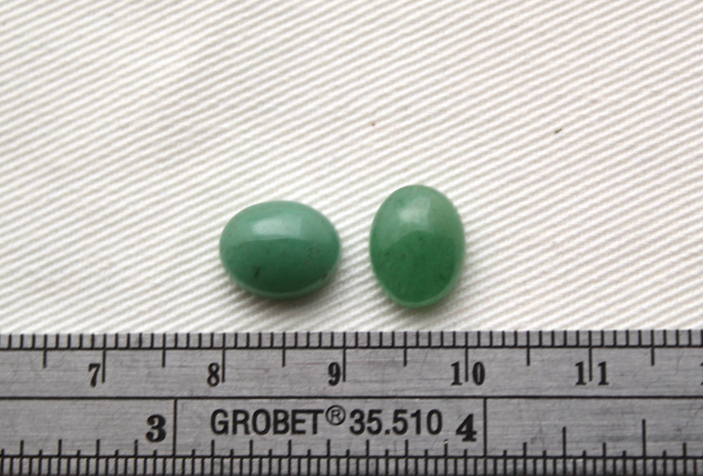 TWO oval green aventurine cabochons Gemstone 8X10MM