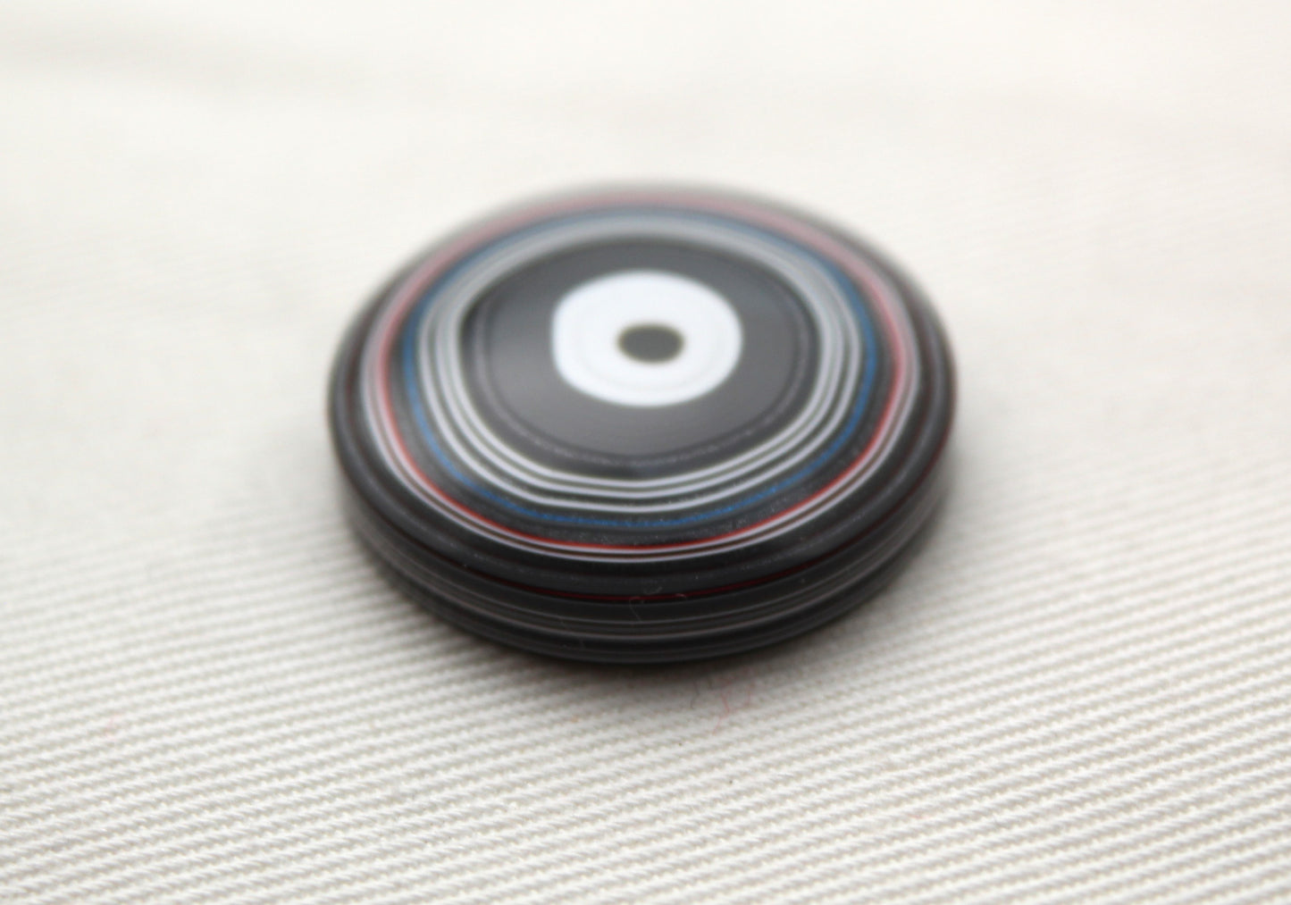 Fordite Cabochon round red grey white 25MM