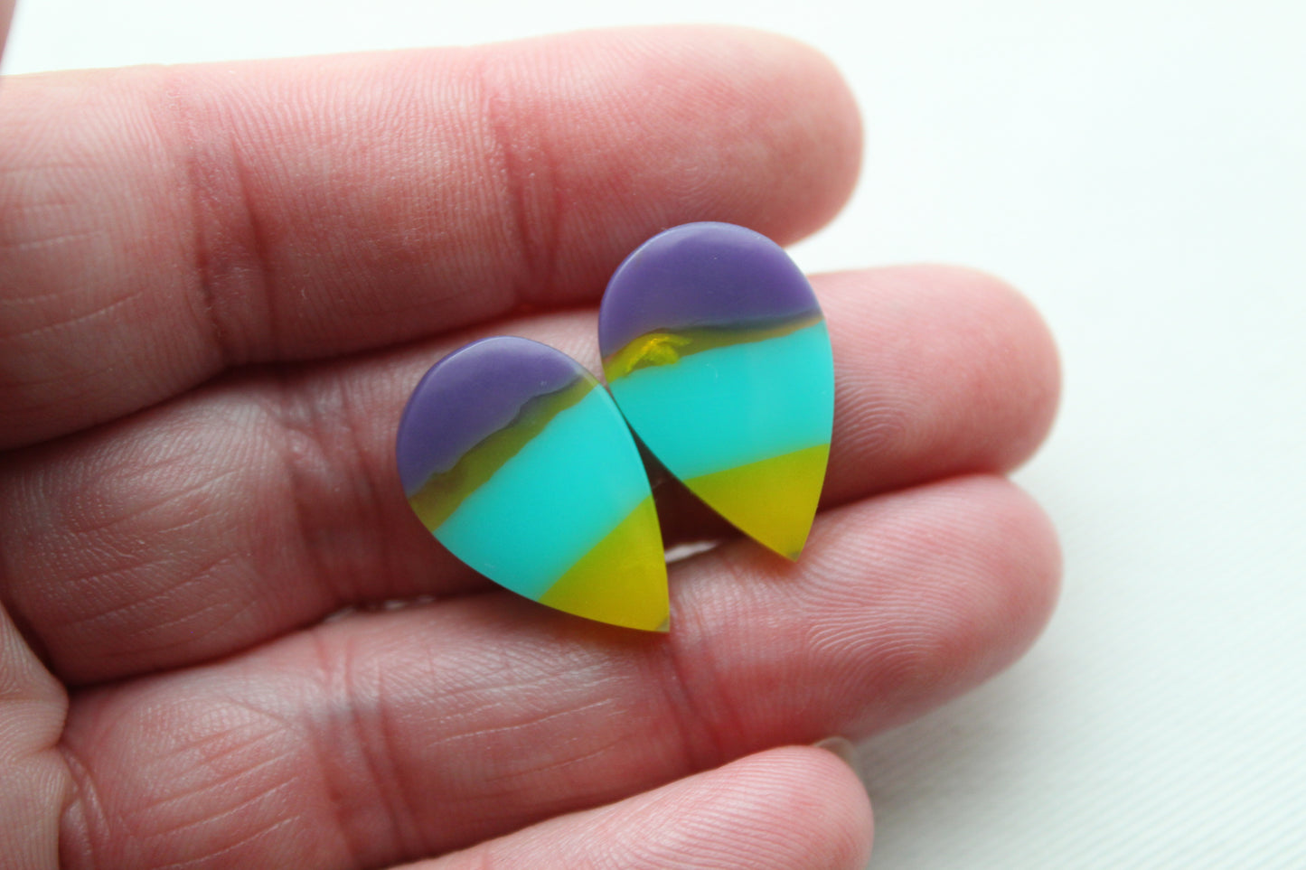 Small Resin Pair Cabochons Multicolors teardrop