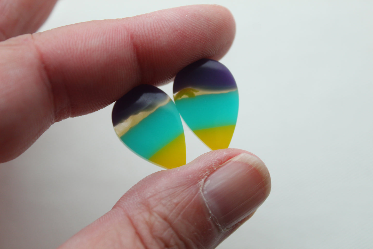 Small Resin Pair Cabochons Multicolors teardrop