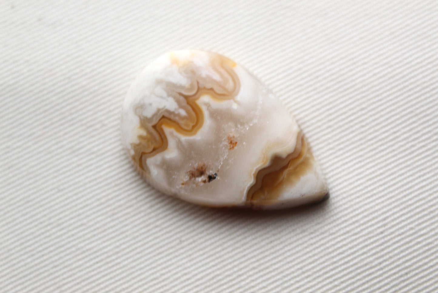 Seam Agate Cabochon Gemstone White teardrop