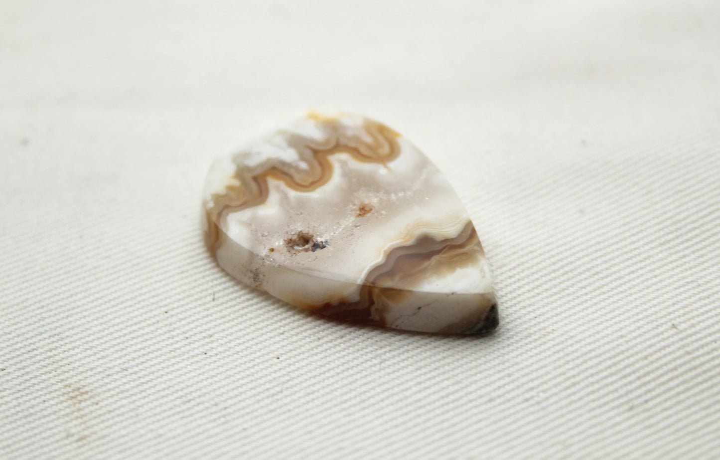 Seam Agate Cabochon Gemstone White teardrop