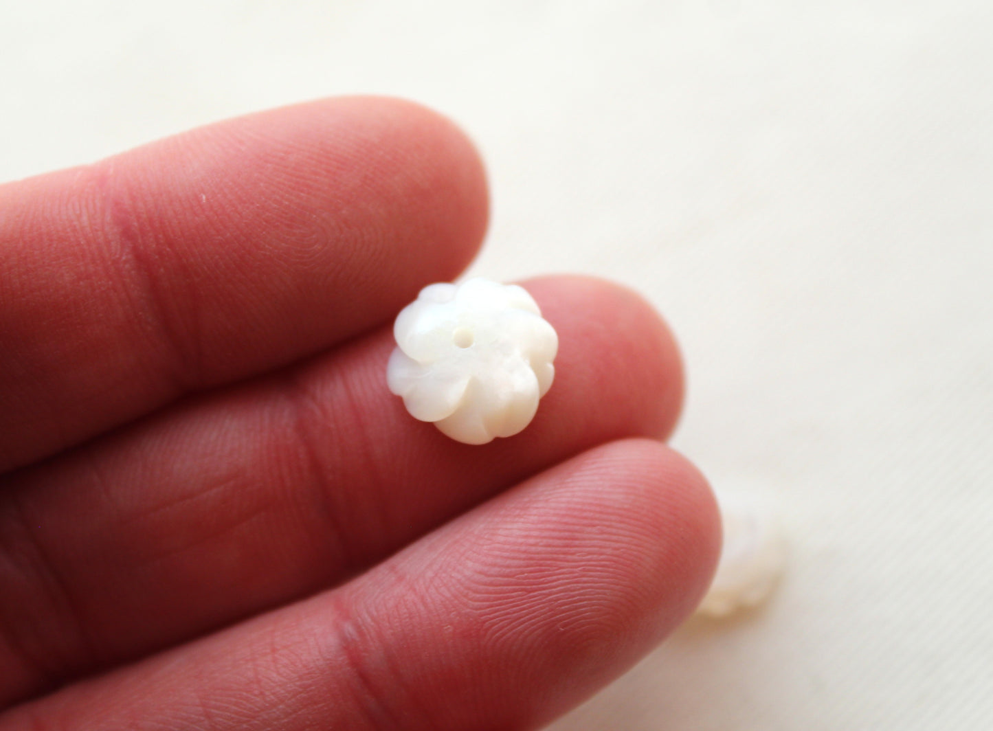 Two Mother of Pearl cabochons Gemstone FLOWER 10MM white