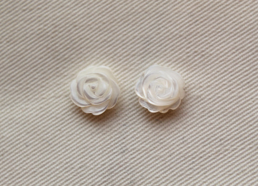 Two Mother of Pearl cabochons Gemstone FLOWER 10MM white