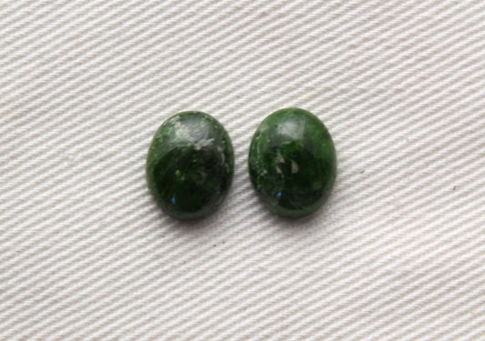 TWO Chrome Diopside cabochons 8x10 MM Gemstones oval green