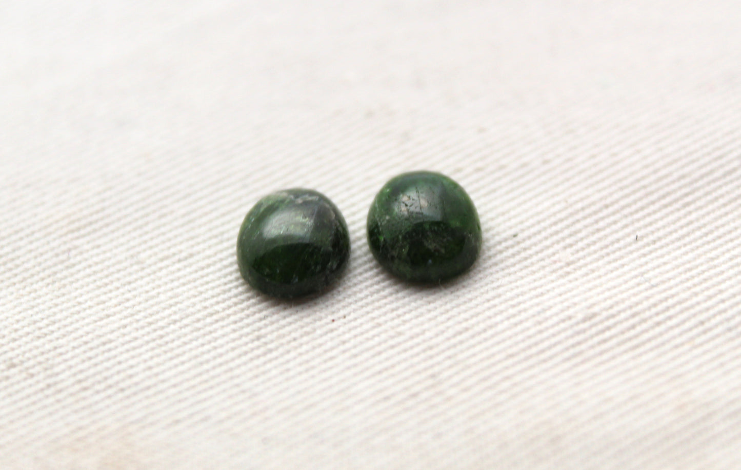 TWO Chrome Diopside cabochons 8x10 MM Gemstones oval green