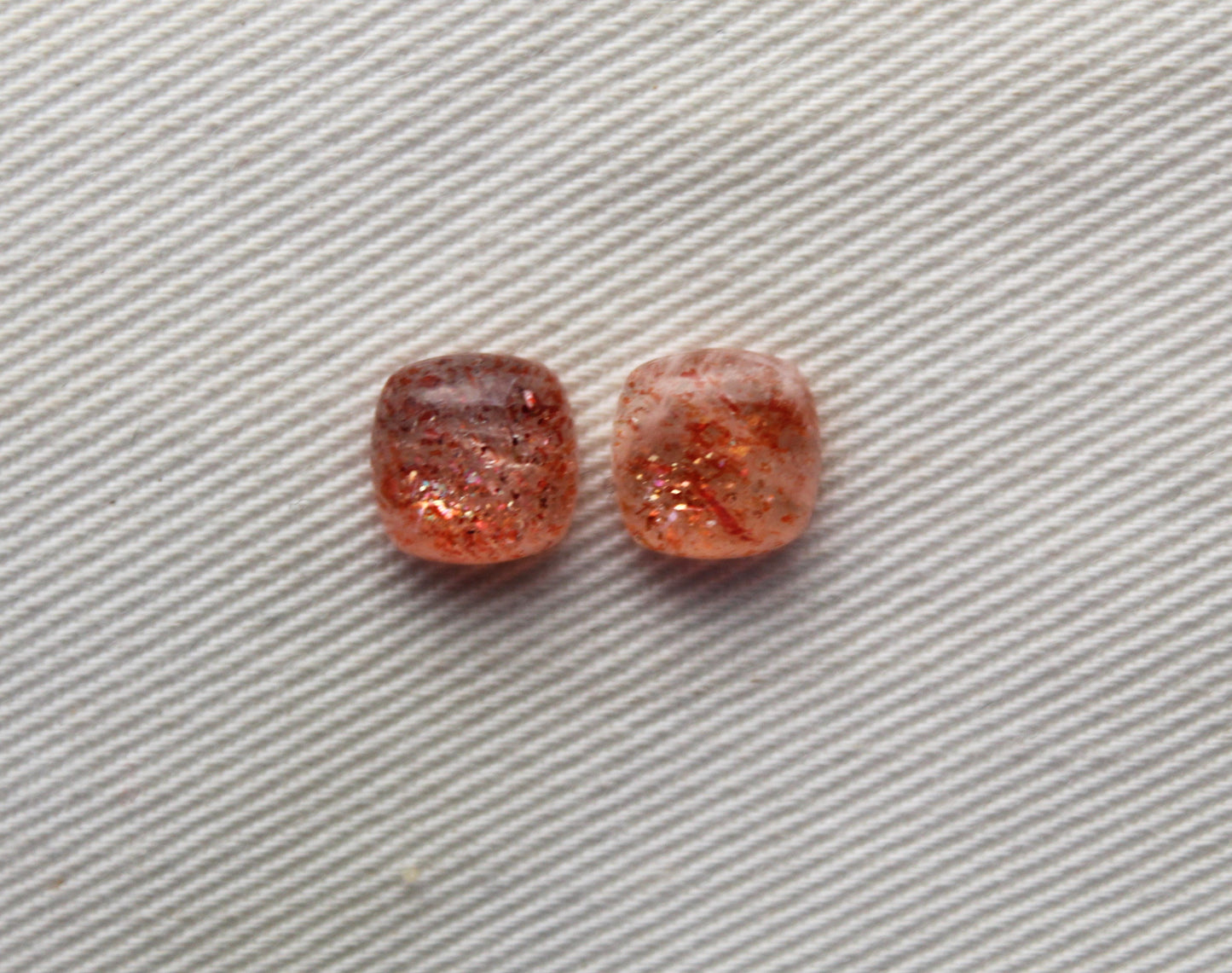 <tc>Deux cabochons de sunstone ovales 10x8MM pierres oranges</tc>