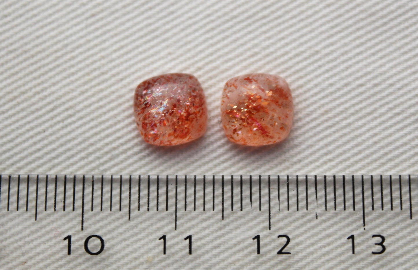 <tc>Deux cabochons de sunstone ovales 10x8MM pierres oranges</tc>