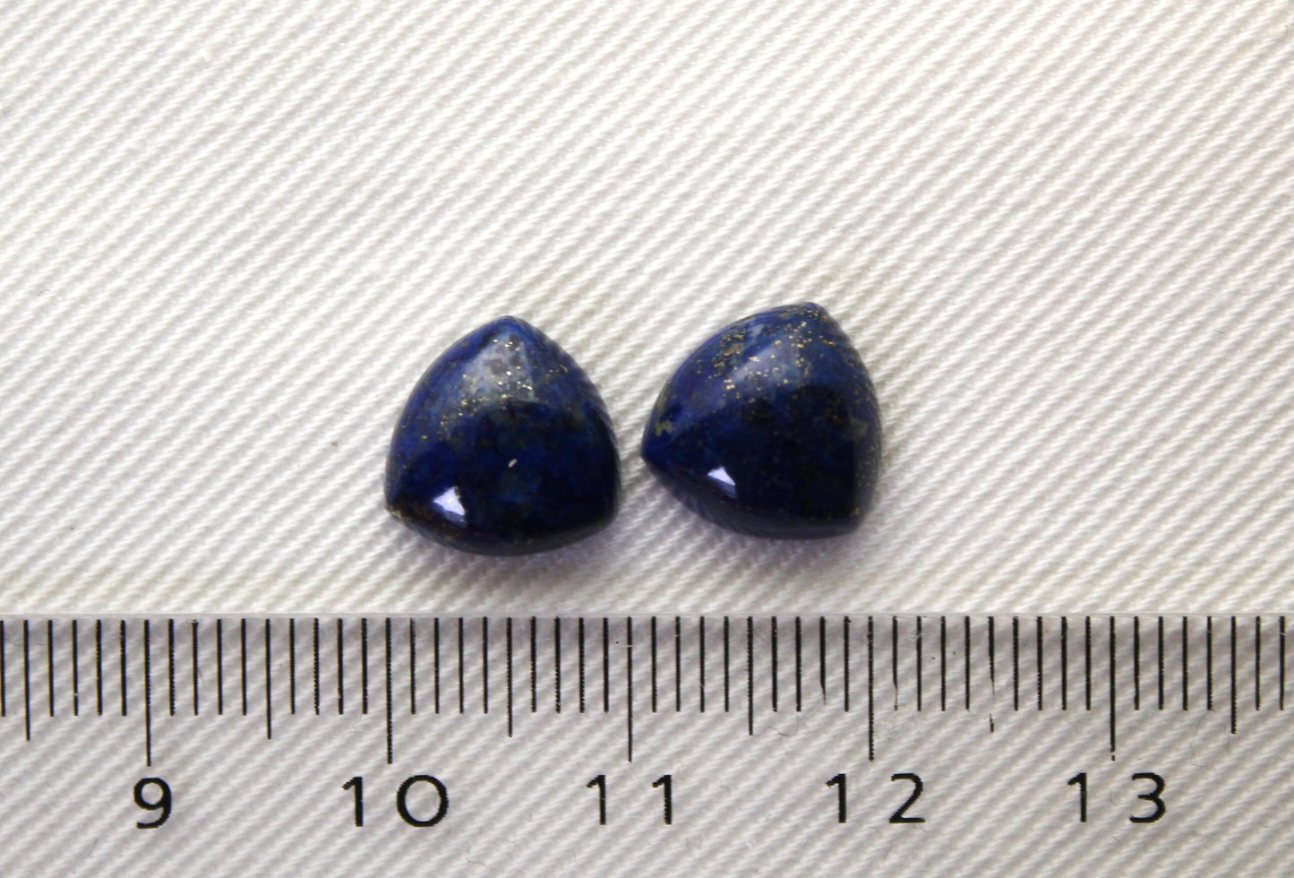 Lot de DEUX cabochons Lapis Lazuli 10 MM Gemstones rond bleu