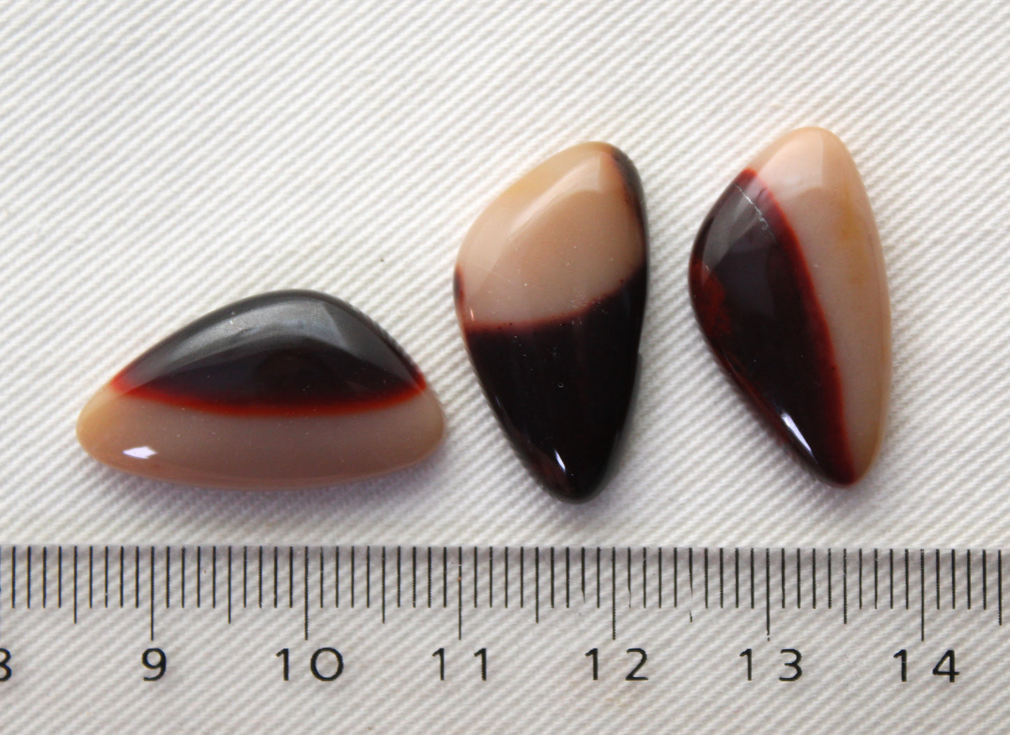 Lot of three mookaite cabochons 13x24MM  Gemstones natural red