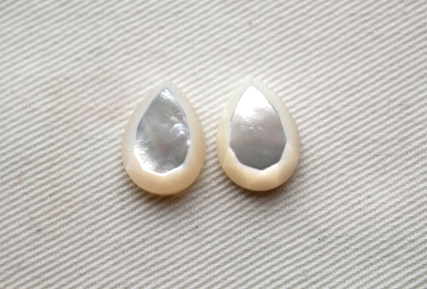 Two Mother of Pearl cabochons Gemstone Pear 10X14MM faceted