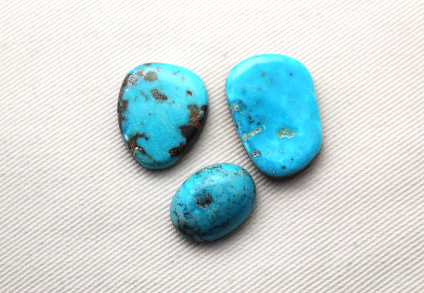 Kingman Turquoise lot Three cabochons Gemstones
