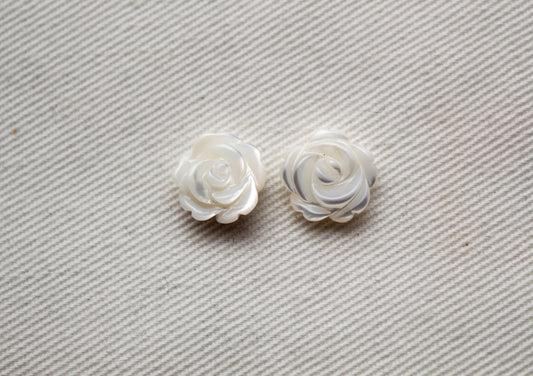 Two Mother of Pearl cabochons Gemstone FLOWER 10MM white
