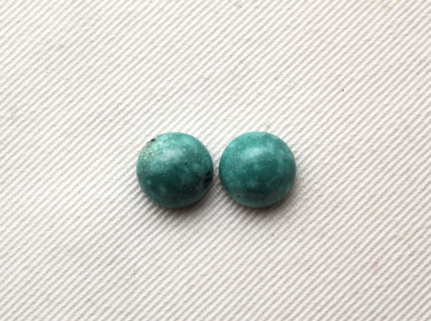 TWO round Turquoise cabochons Gemstones 10MM