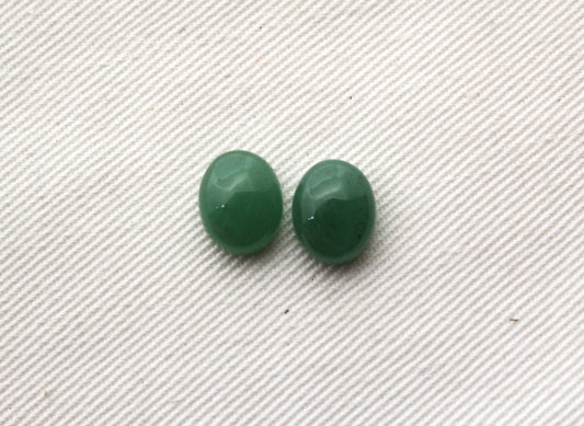 TWO oval green aventurine cabochons Gemstone 8X10MM