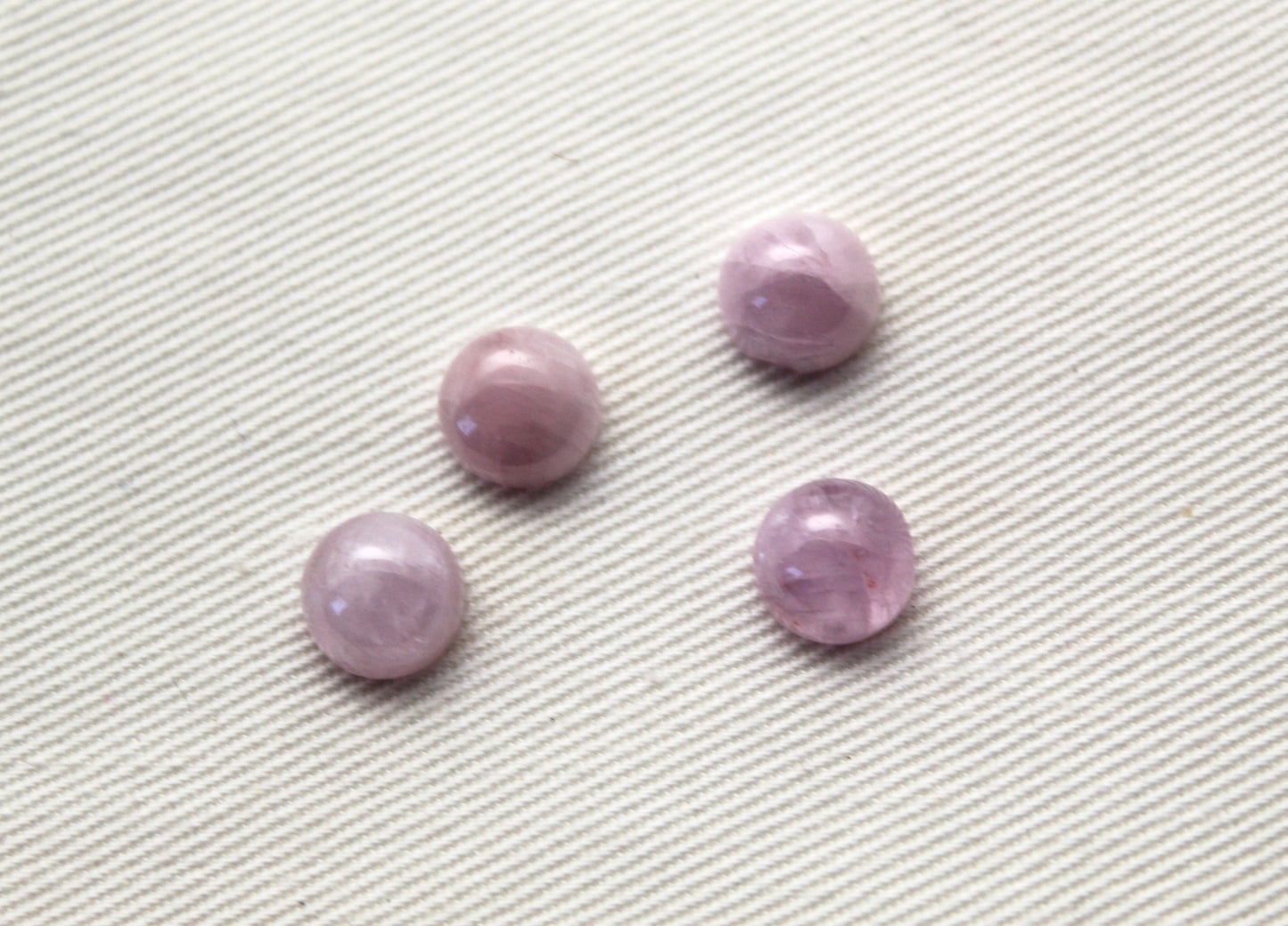 FOUR Kunzite cabochons Gemstones round 8MM