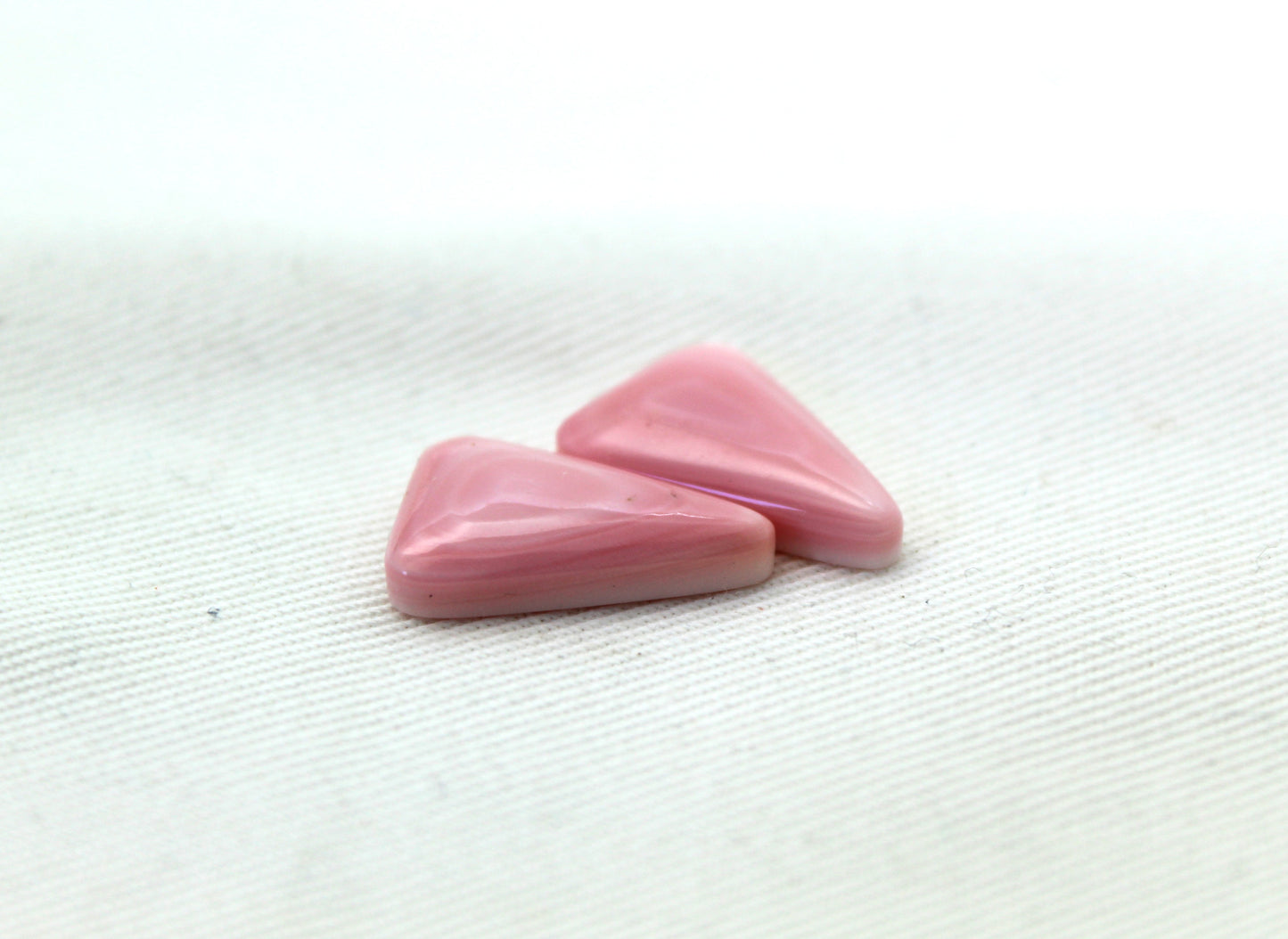 Pair Queen Conch Shell triangle Cabochon 18X12MM