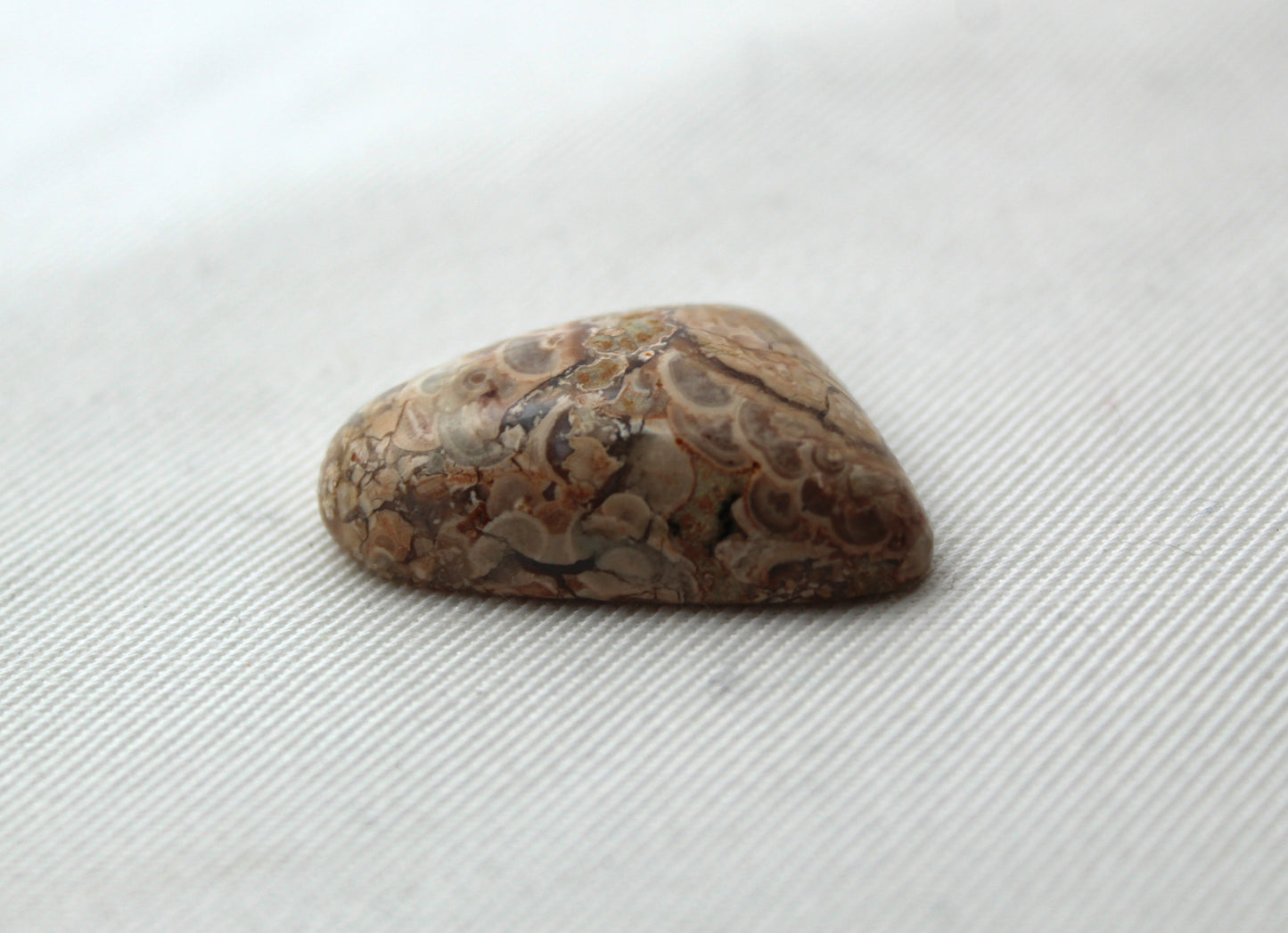 Natural Agate Cabochon Gemstone beige brown