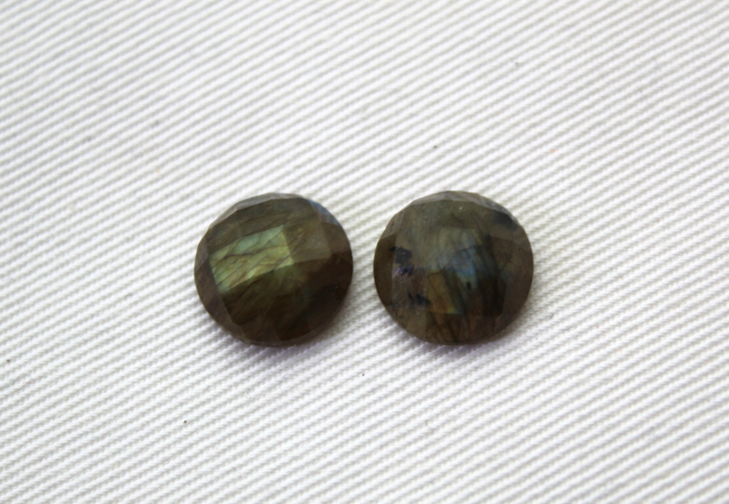 DEUX cabochons Labradorite ronds 10MM Gemme bleue