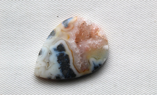 Marcasite in Agate Cabochon Gemstone white with Druzy