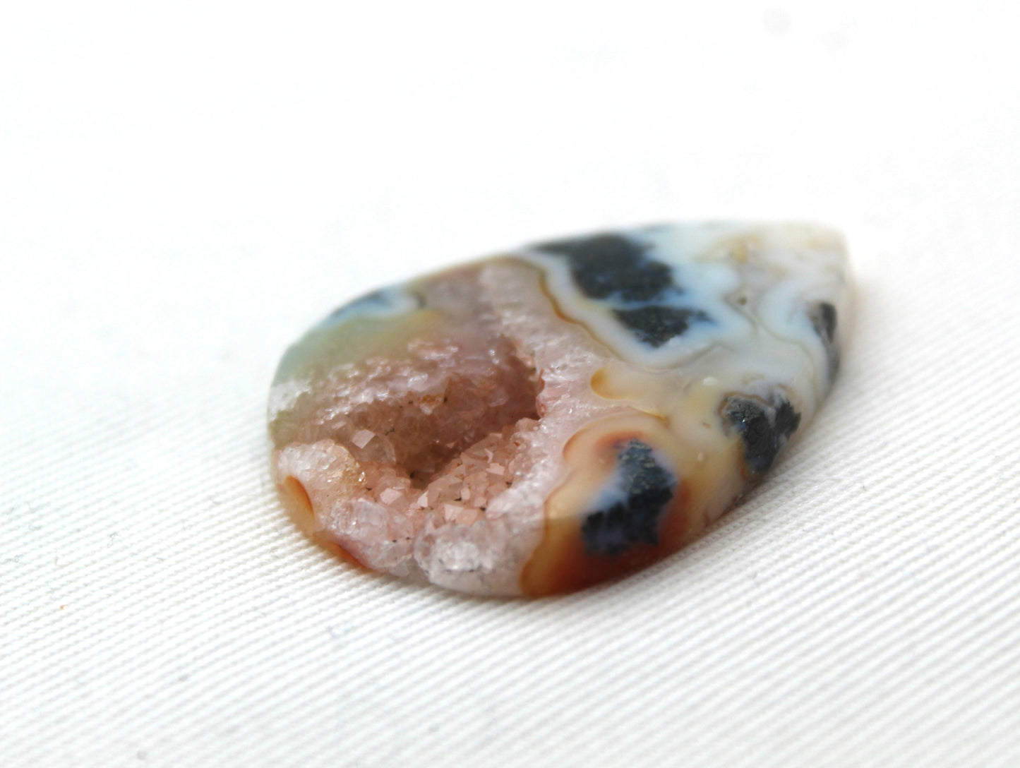 Marcasite in Agate Cabochon Gemstone white with Druzy