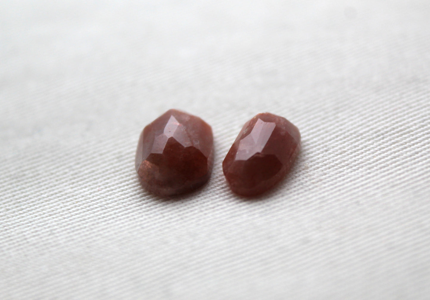<tc>Deux cabochons de sunstone ovales 10x8MM pierres oranges</tc>