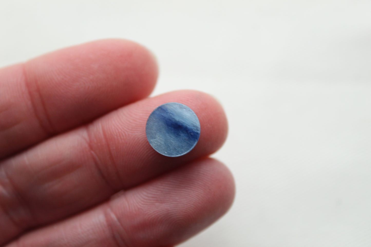 <tc>Cabochon de Kyanite rond couleur bleue 15MM</tc>