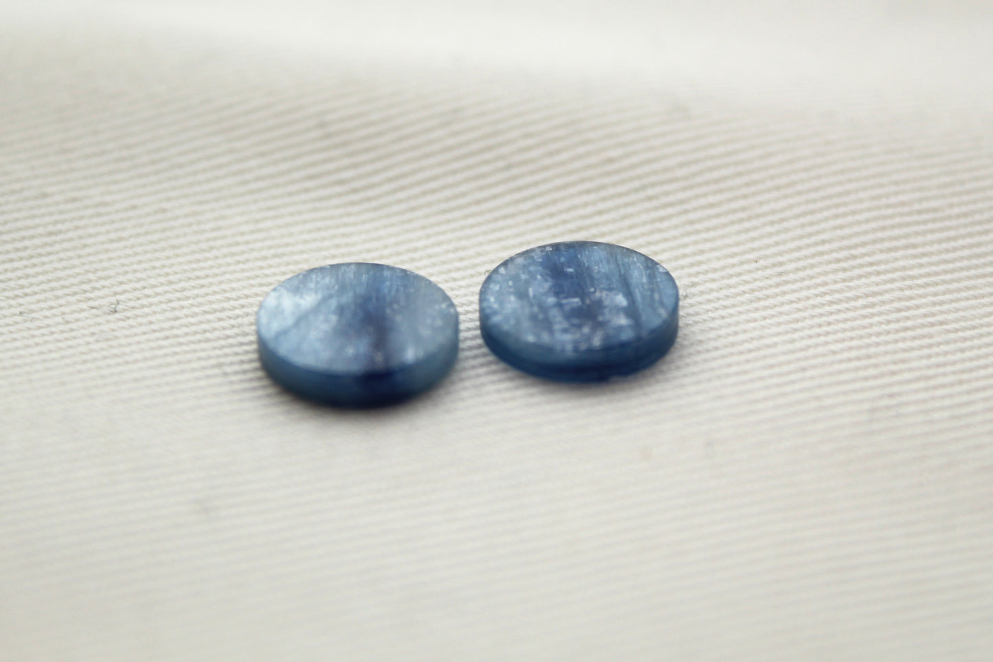 <tc>Cabochon de Kyanite rond couleur bleue 15MM</tc>